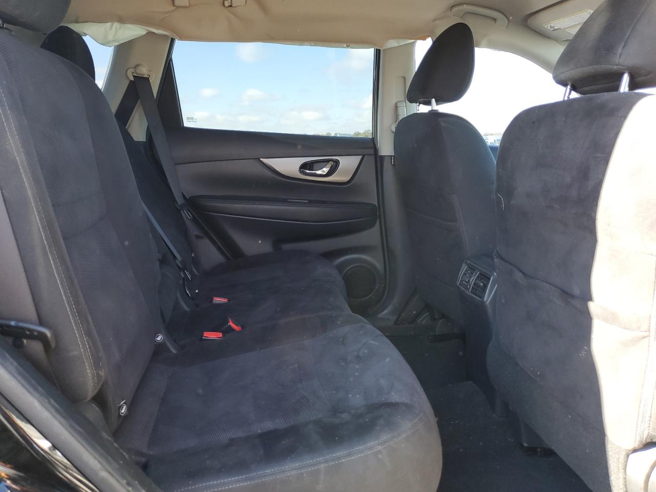 Nissan Rogue S Image 10