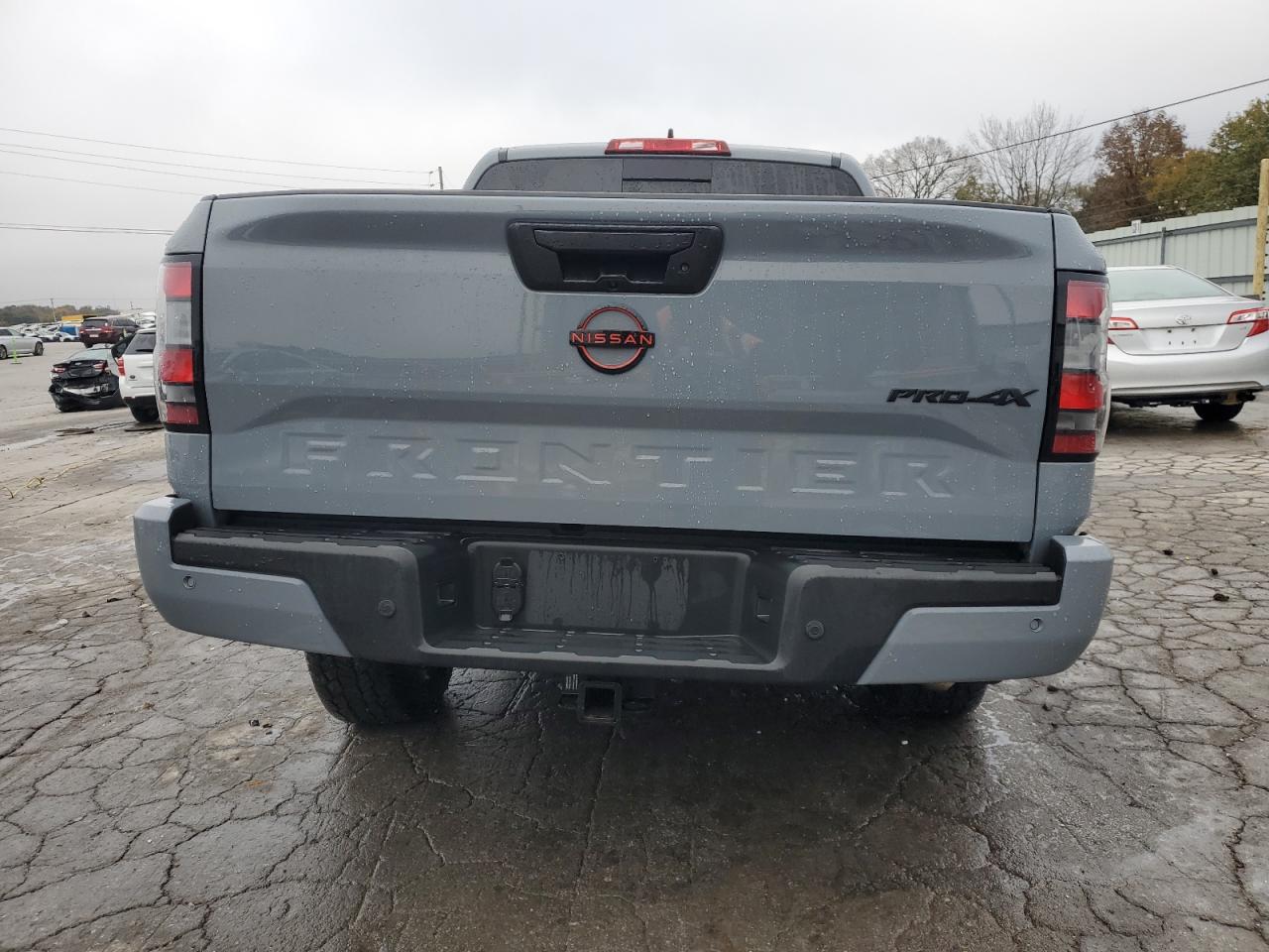 Nissan Frontier S Image 9