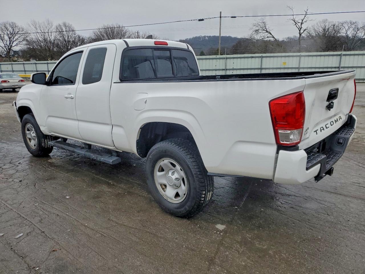 Toyota Tacoma Access Cab Image 5