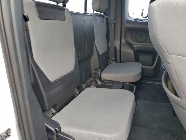 Toyota Tacoma Access Cab Image 11