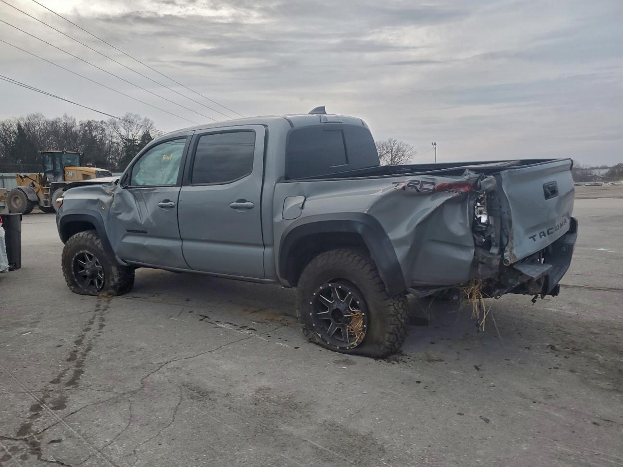 Toyota Tacoma Double Cab Image 2