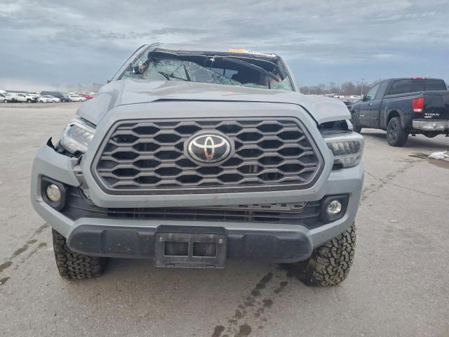 Toyota Tacoma Double Cab Image 8