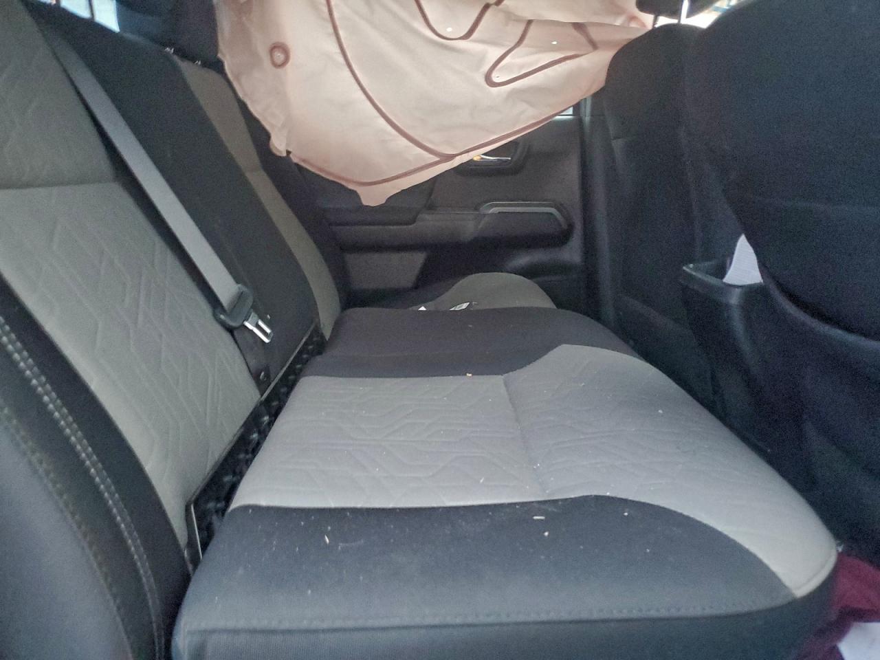 Toyota Tacoma Double Cab Image 6