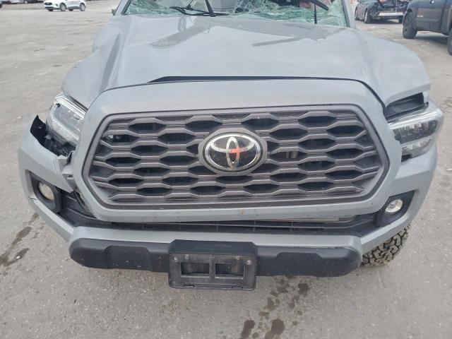 Toyota Tacoma Double Cab Image 9