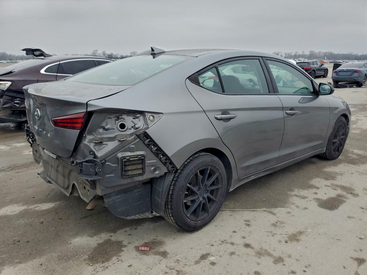 Hyundai ELANTRA Sel Image 4