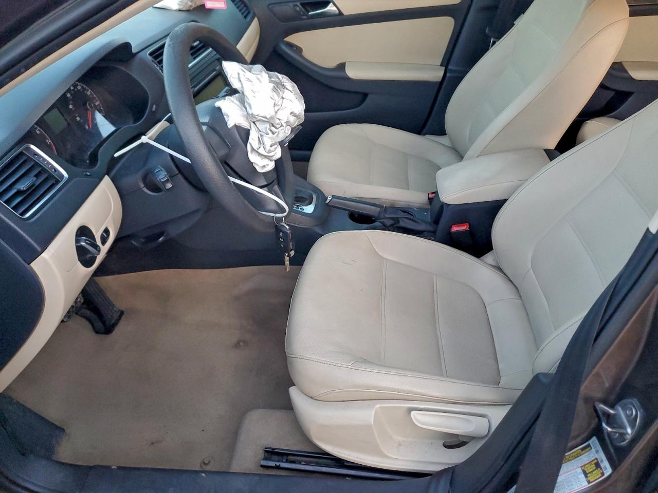 Volkswagen Jetta Se Image 12