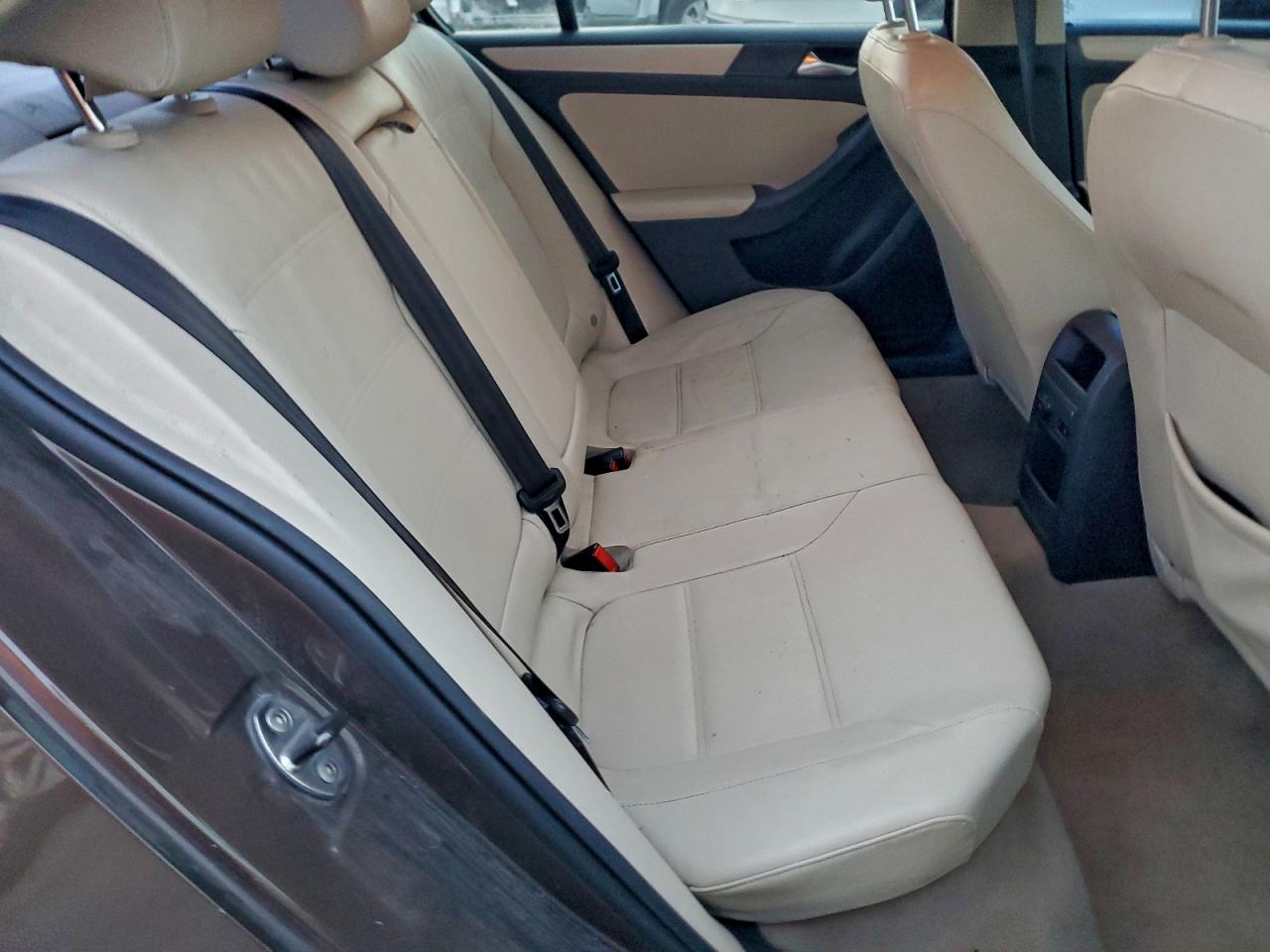 Volkswagen Jetta Se Image 10