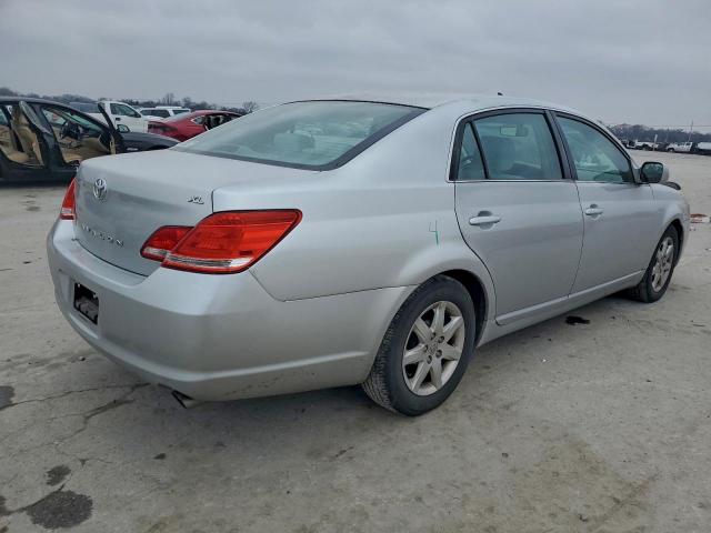 Toyota Avalon Xl Image 3