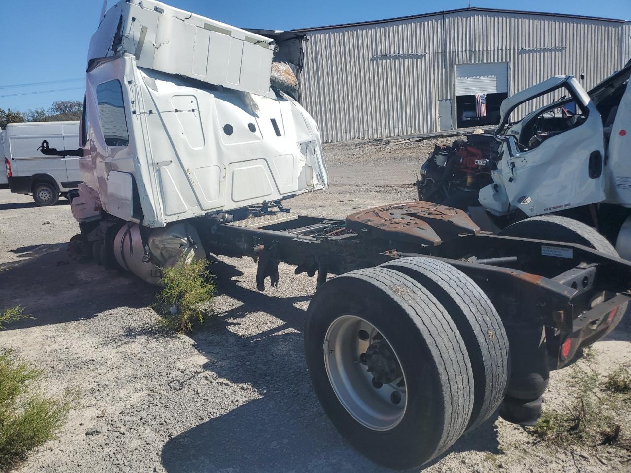 International Lt625 Image 10