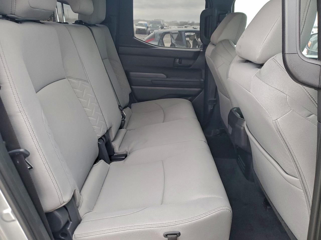 Toyota Tacoma Double Cab Image 4