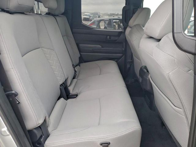 Toyota Tacoma Double Cab Image 4