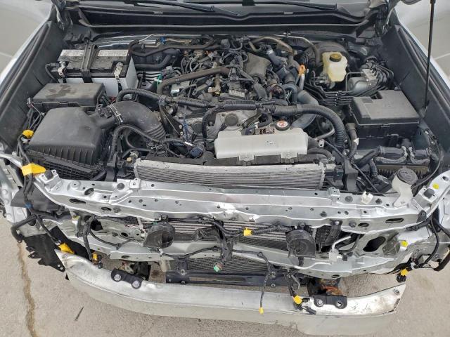 Toyota Tacoma Double Cab Image 2