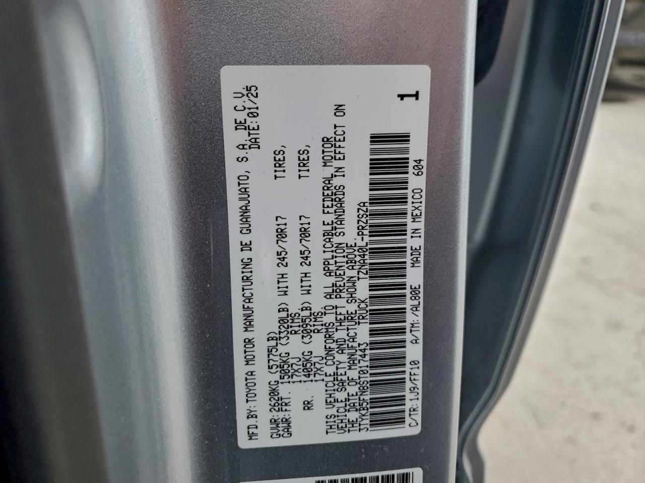 Toyota Tacoma Double Cab Image 3