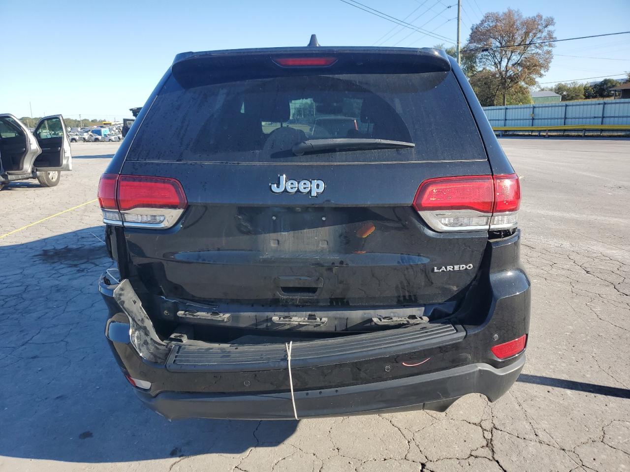 Jeep Grand Cherokee Laredo E Image 4