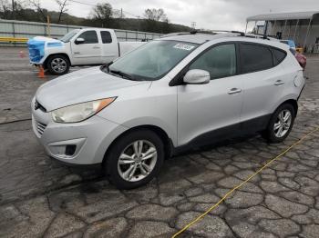  Salvage Hyundai TUCSON