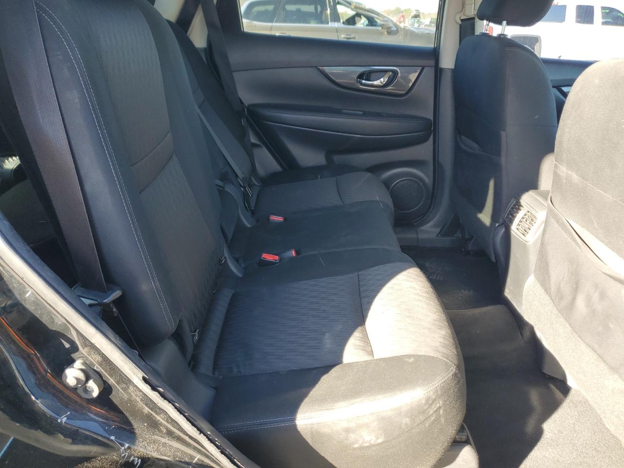 Nissan Rogue S Image 4