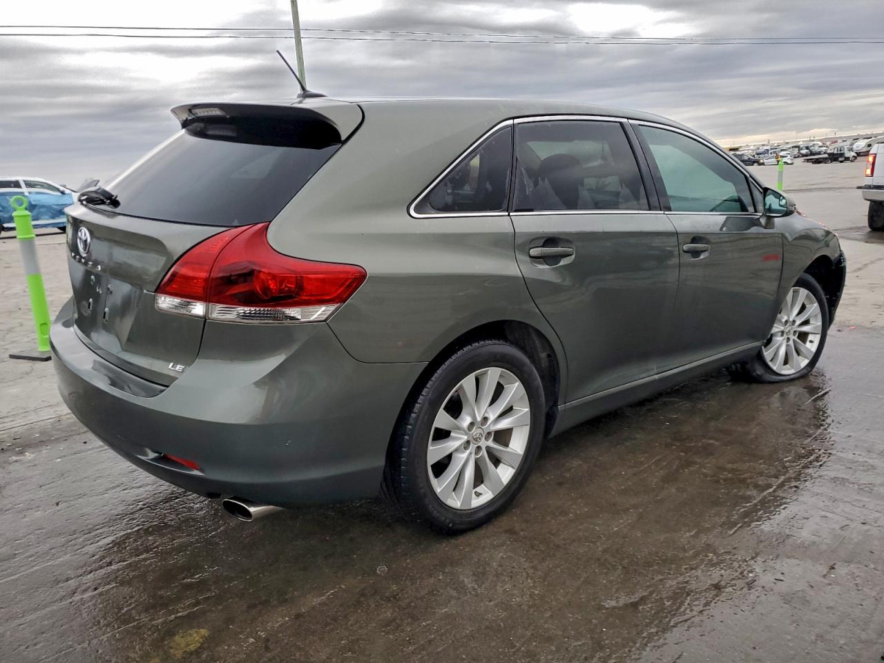Toyota Venza Le Image 2