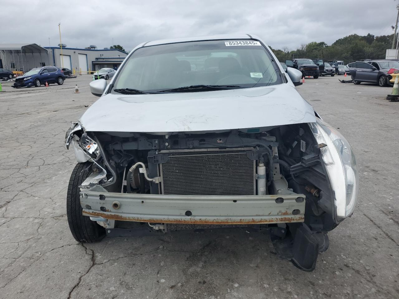 Nissan Versa S Image 4