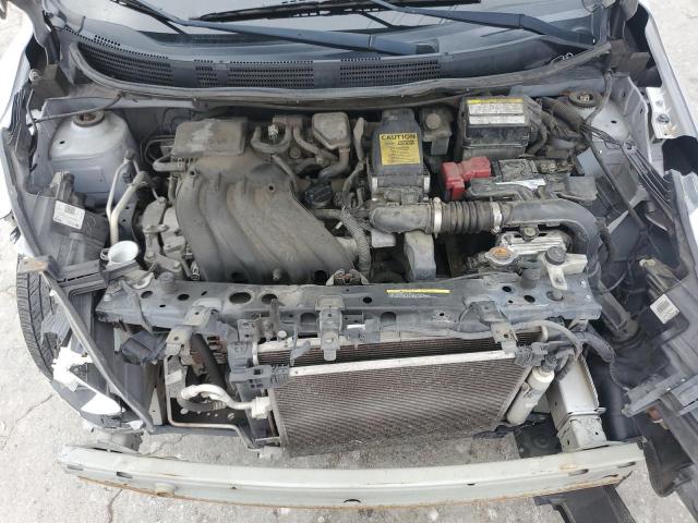 Nissan Versa S Image 8