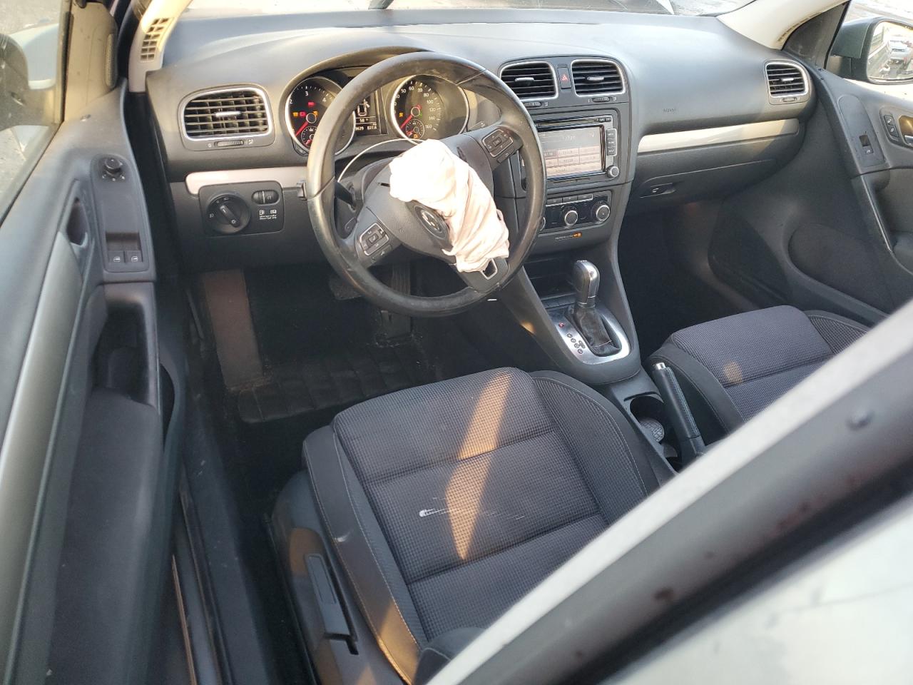 Volkswagen Golf Image 4