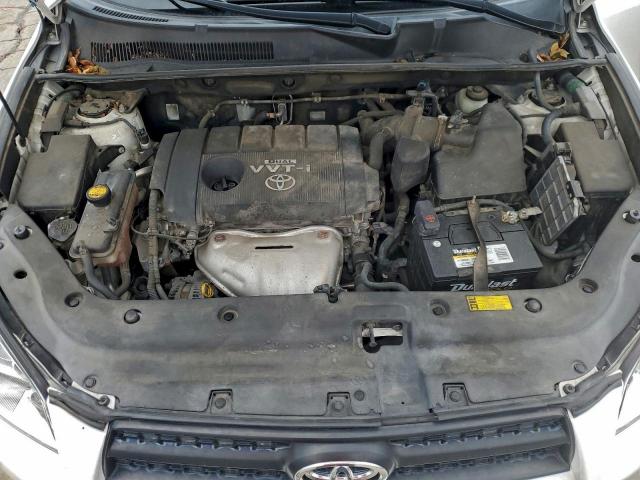Toyota RAV4 Image 11