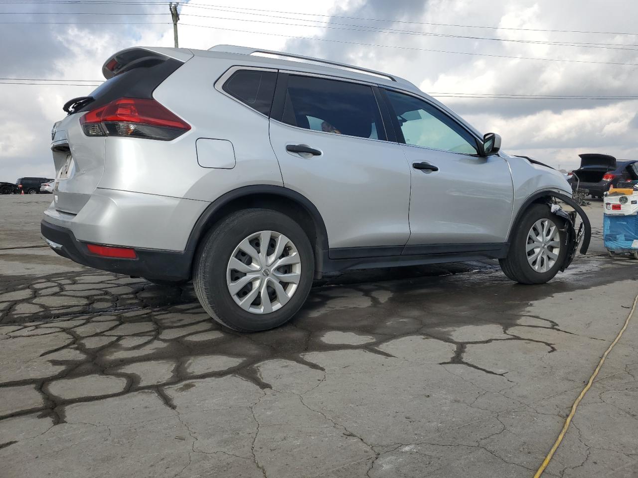Nissan Rogue S Image 2