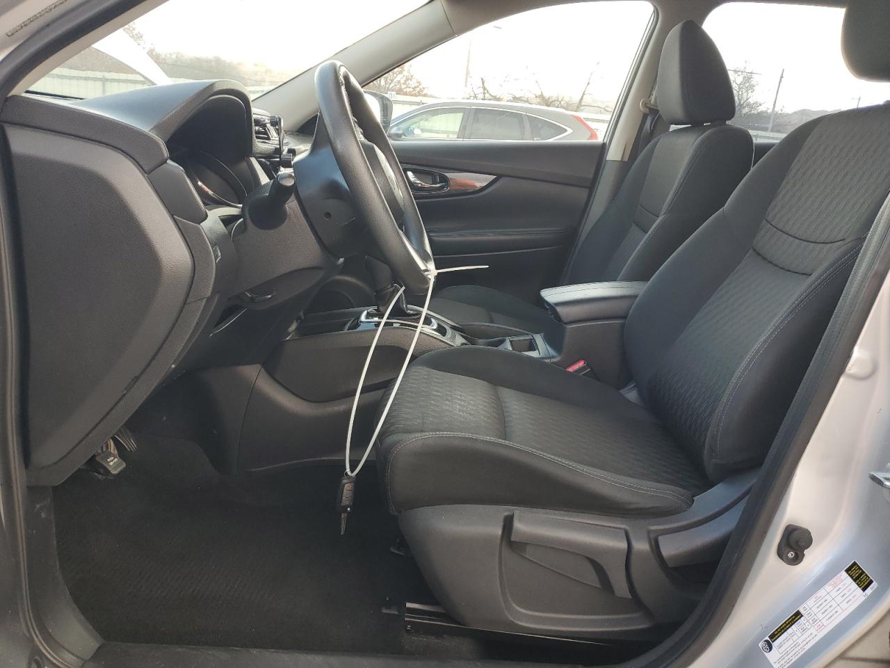 Nissan Rogue S Image 6