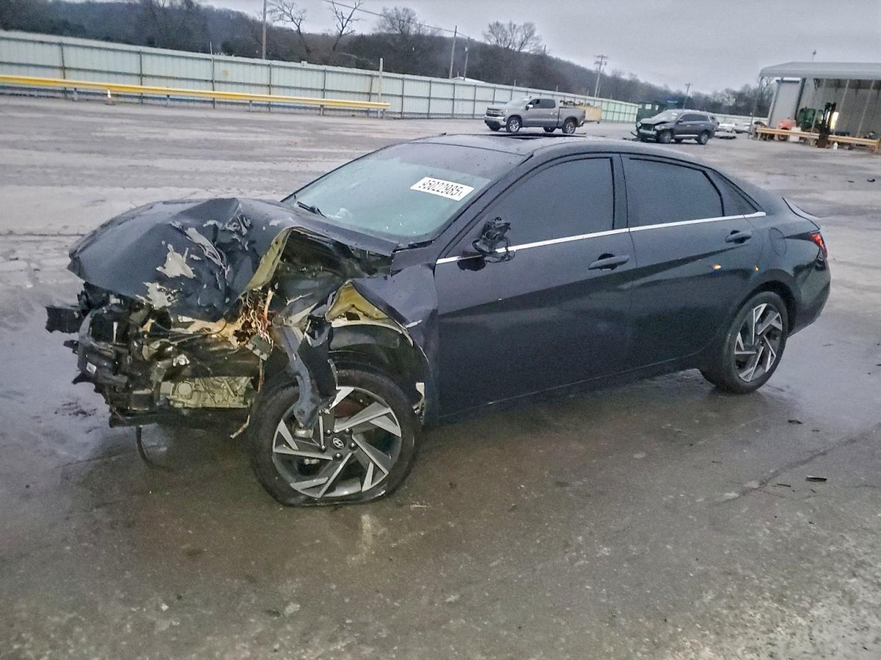 Hyundai ELANTRA Limited Image 1