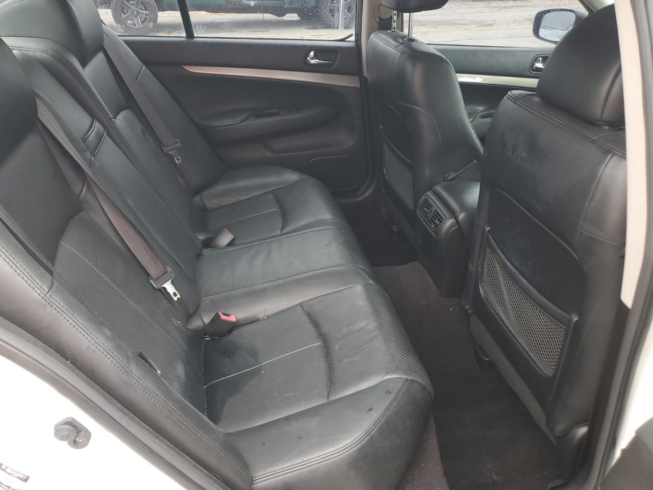 INFINITI G37 Image 10