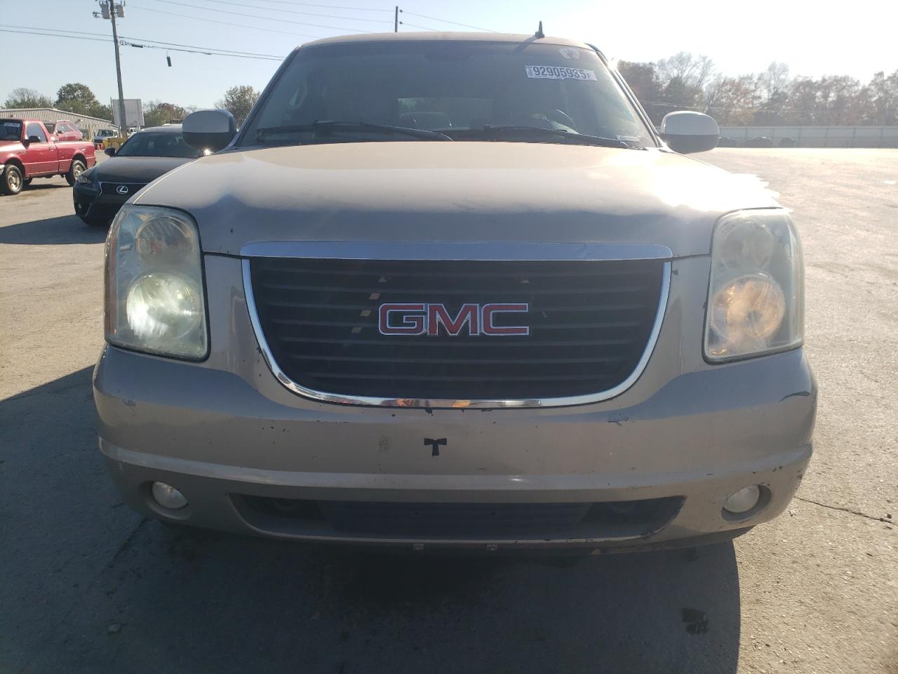 GMC Yukon Image 7