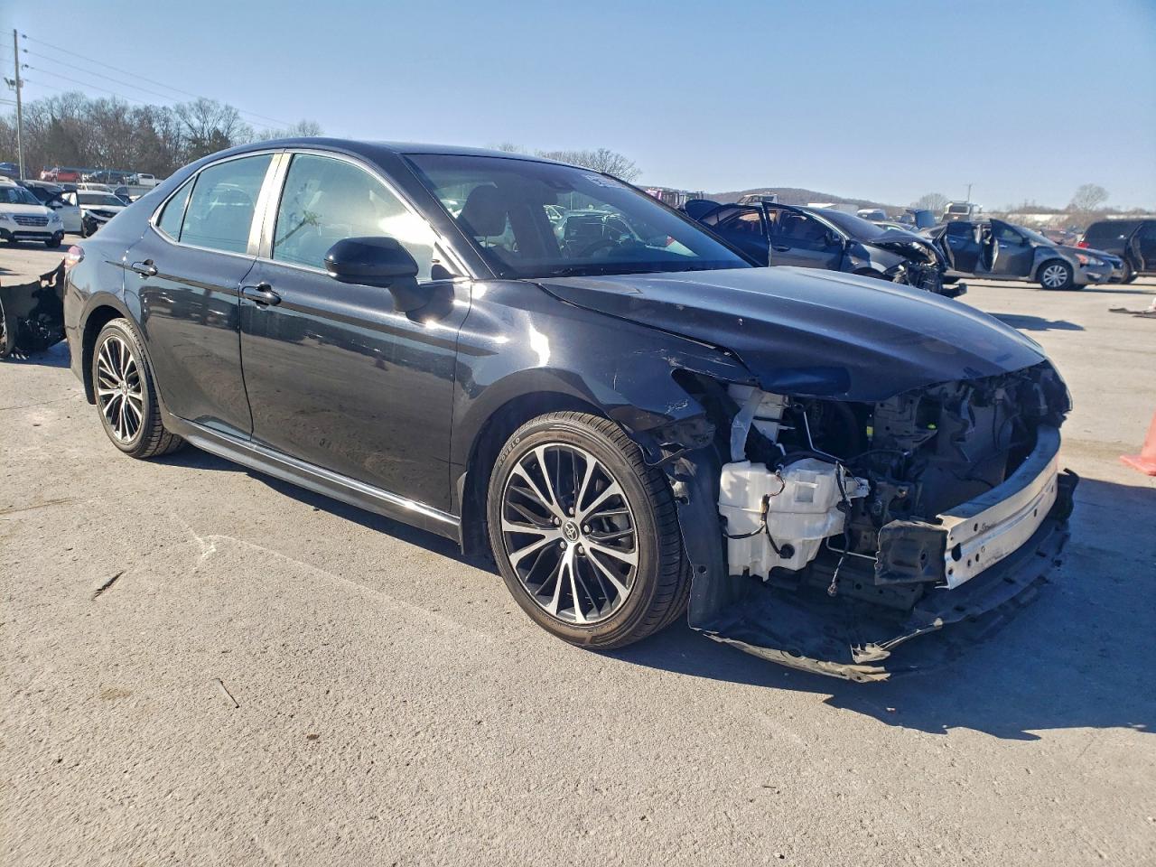 Toyota Camry Se Image 12