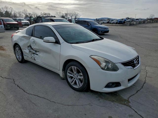 Nissan Altima S Image 10