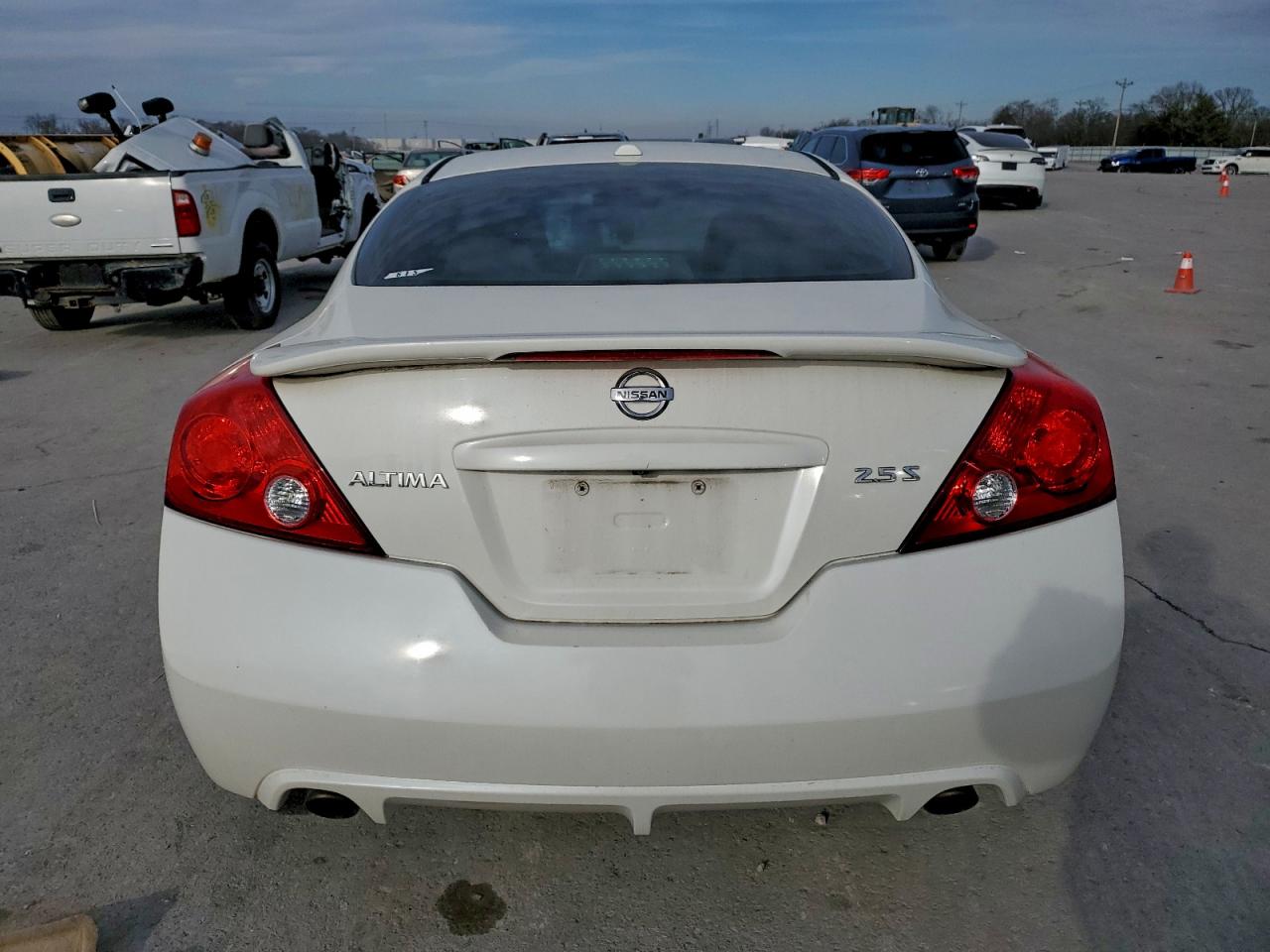 Nissan Altima S Image 11