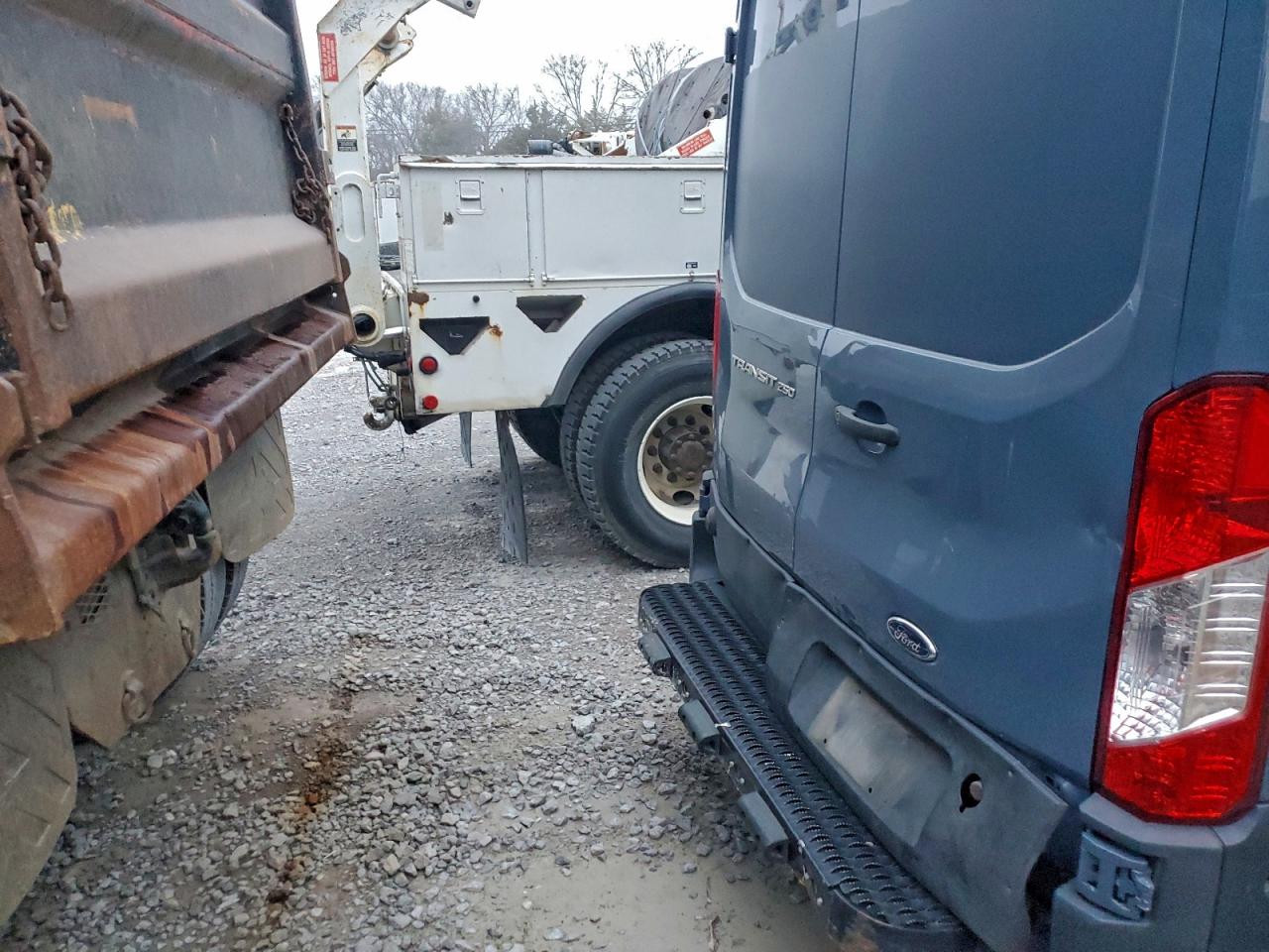 Ford Transit T-250 Image 6