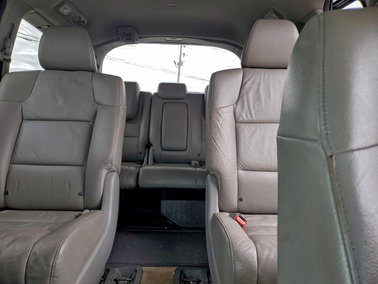 Honda Odyssey Touring Image 8