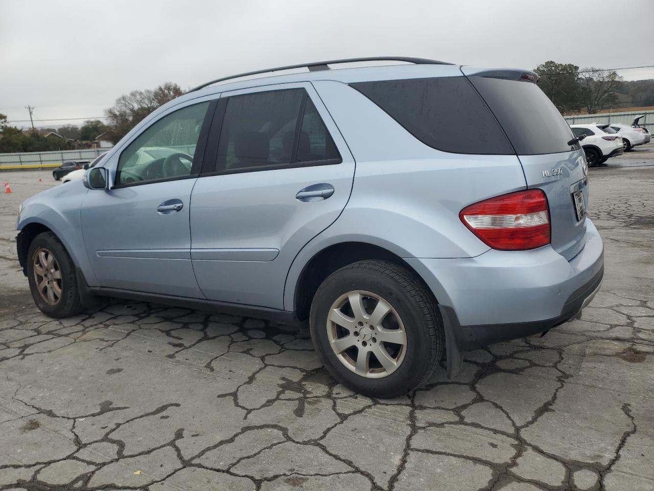 Mercedes-Benz M-Class 350 Image 10