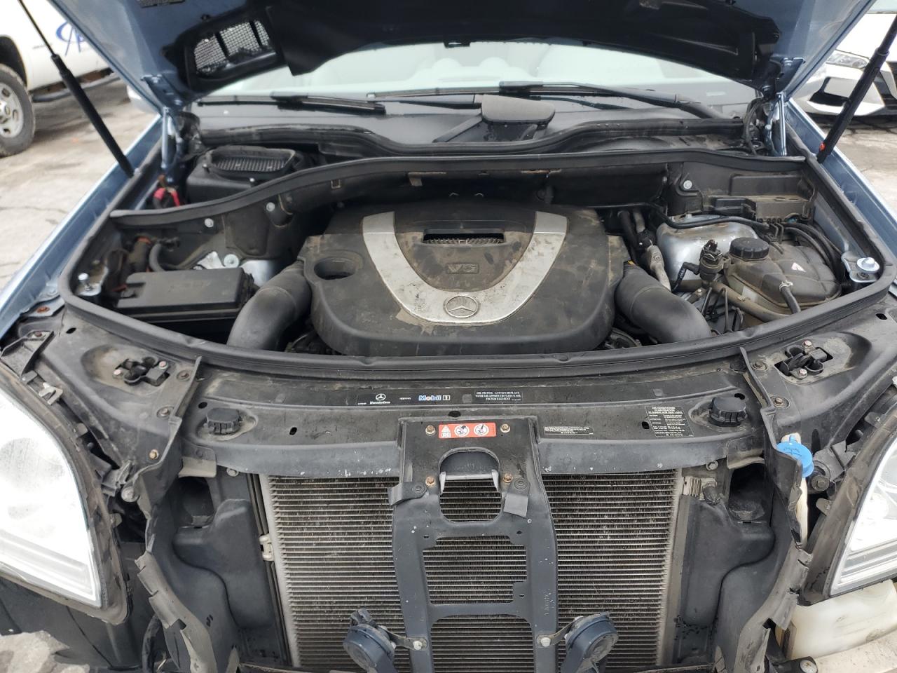 Mercedes-Benz M-Class 350 Image 12