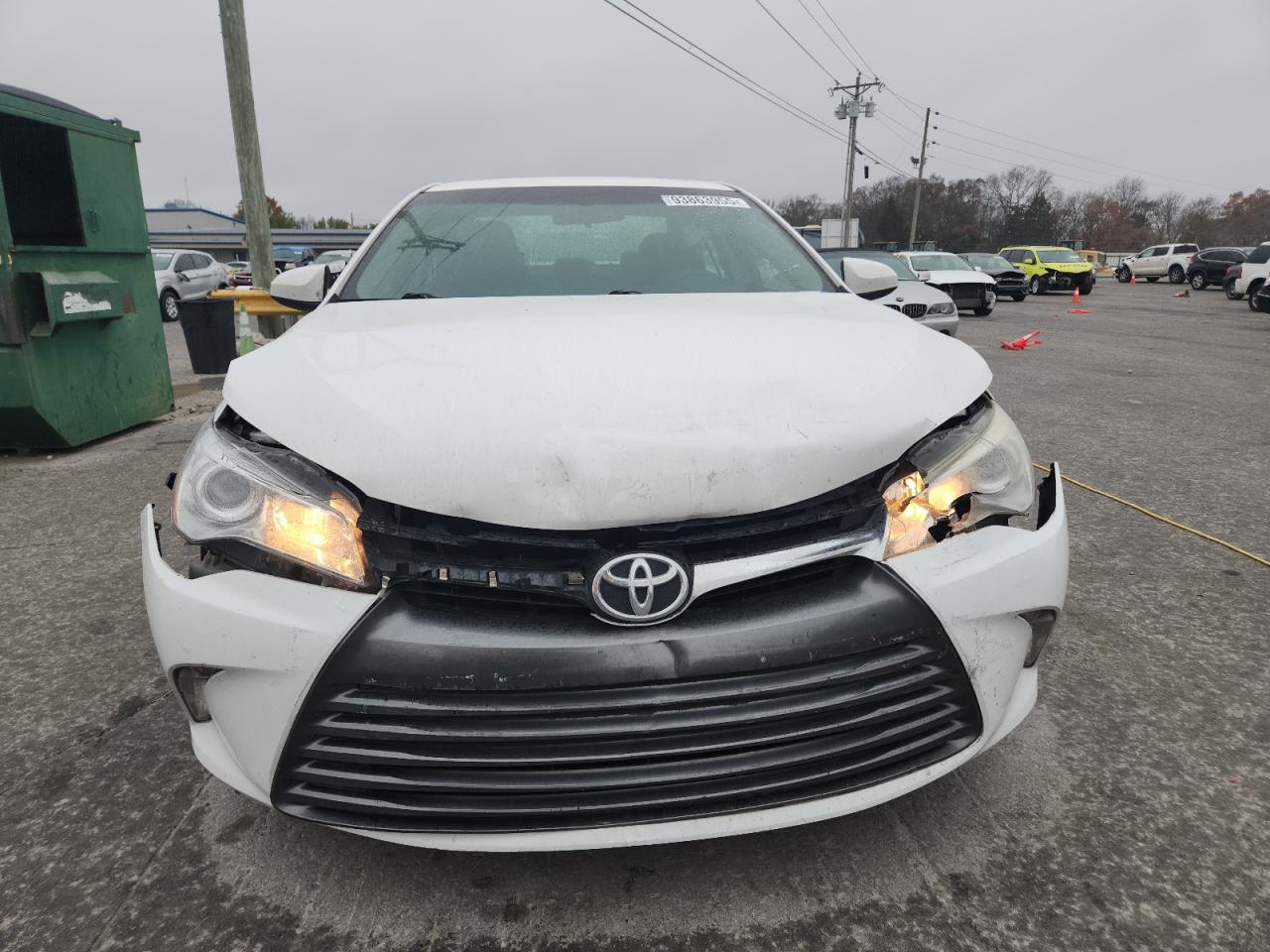 Toyota Camry Le Image 11