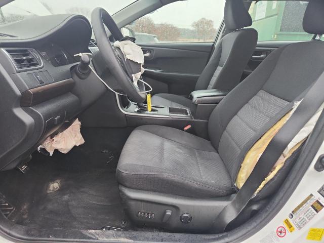 Toyota Camry Le Image 5