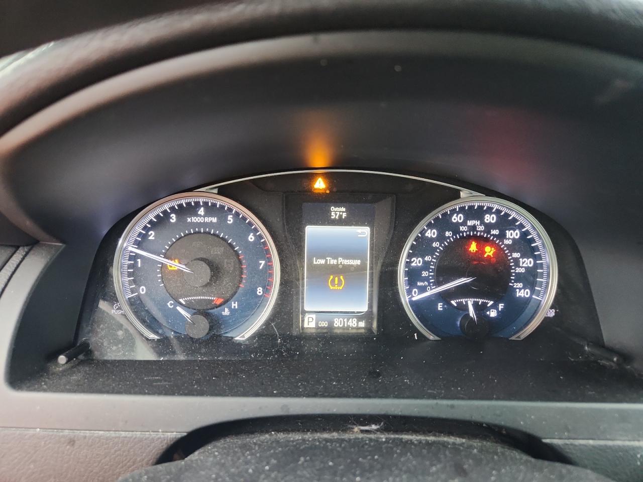 Toyota Camry Le Image 9