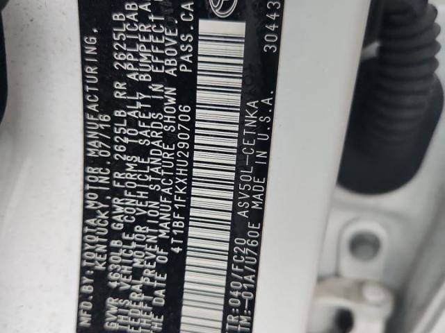 Toyota Camry Le Image 4