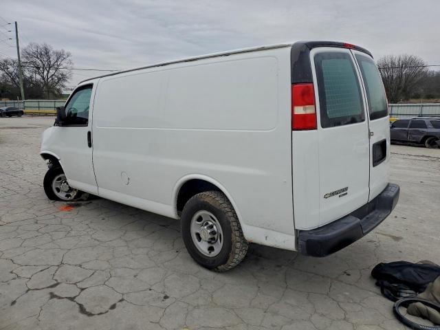 Chevrolet Express Image 2