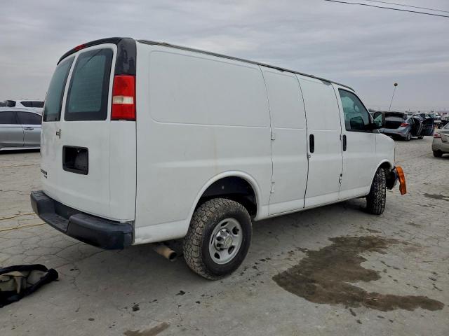 Chevrolet Express Image 3