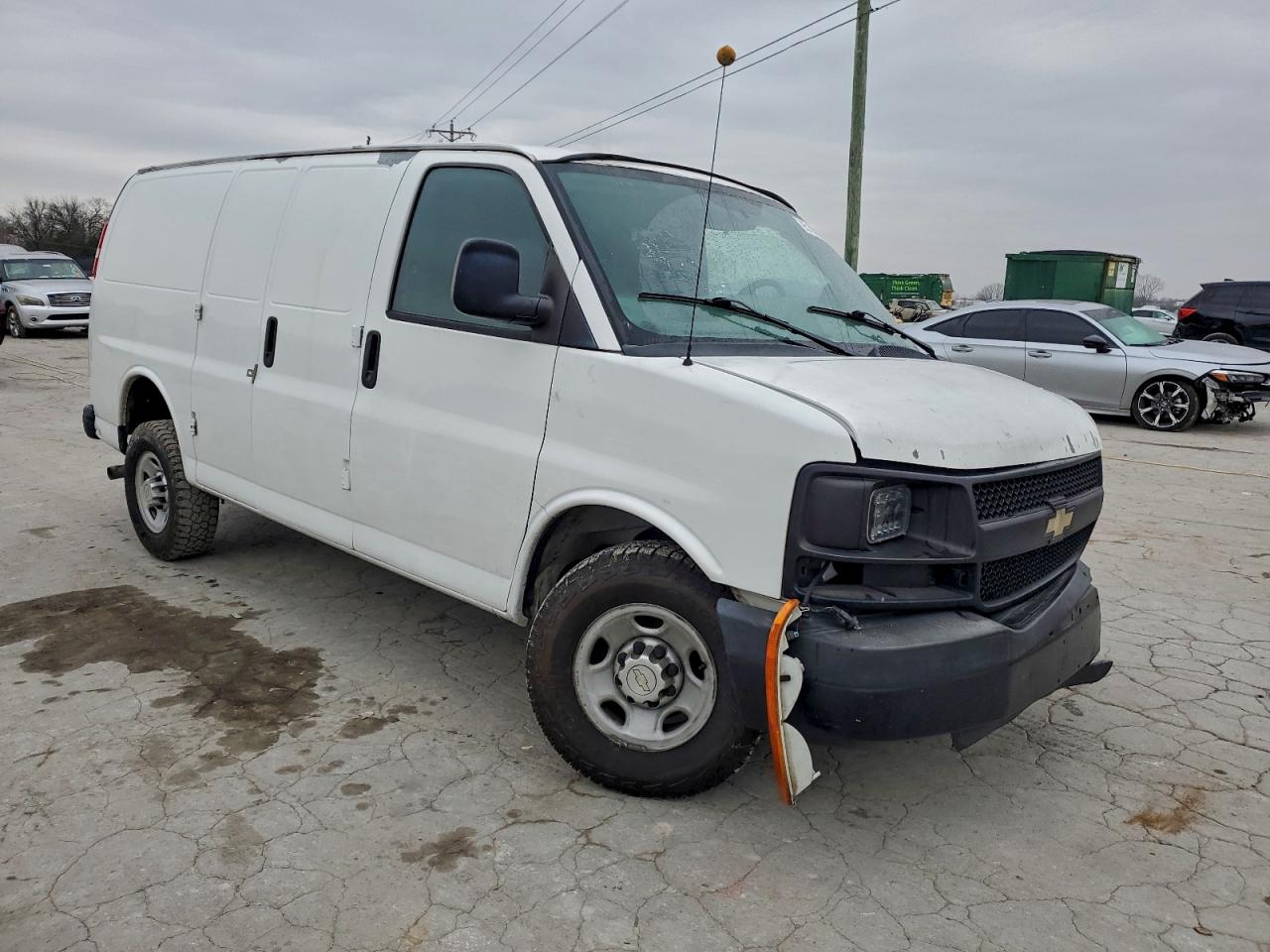 Chevrolet Express Image 5