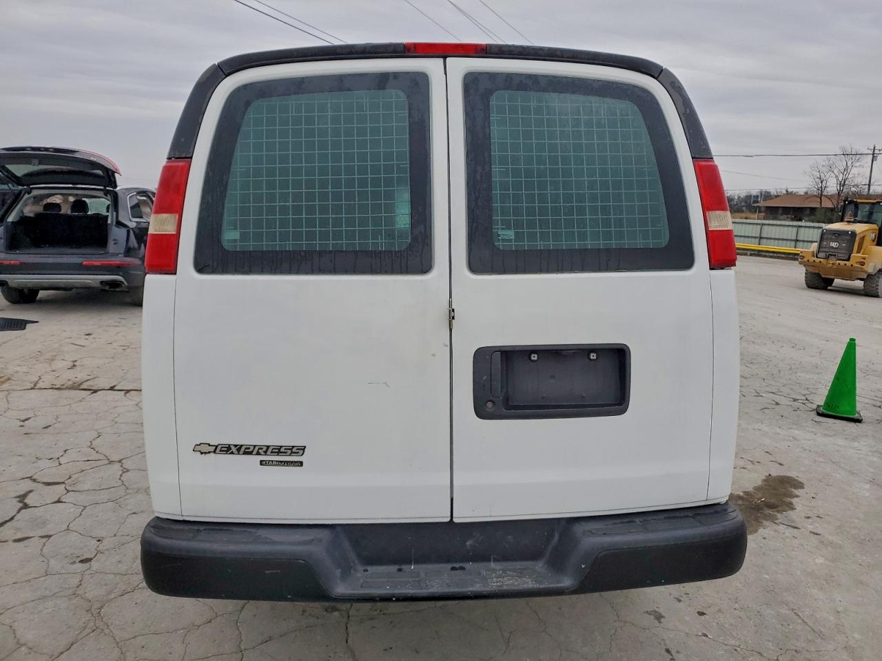 Chevrolet Express Image 4