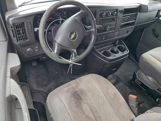 Chevrolet Express Image 6