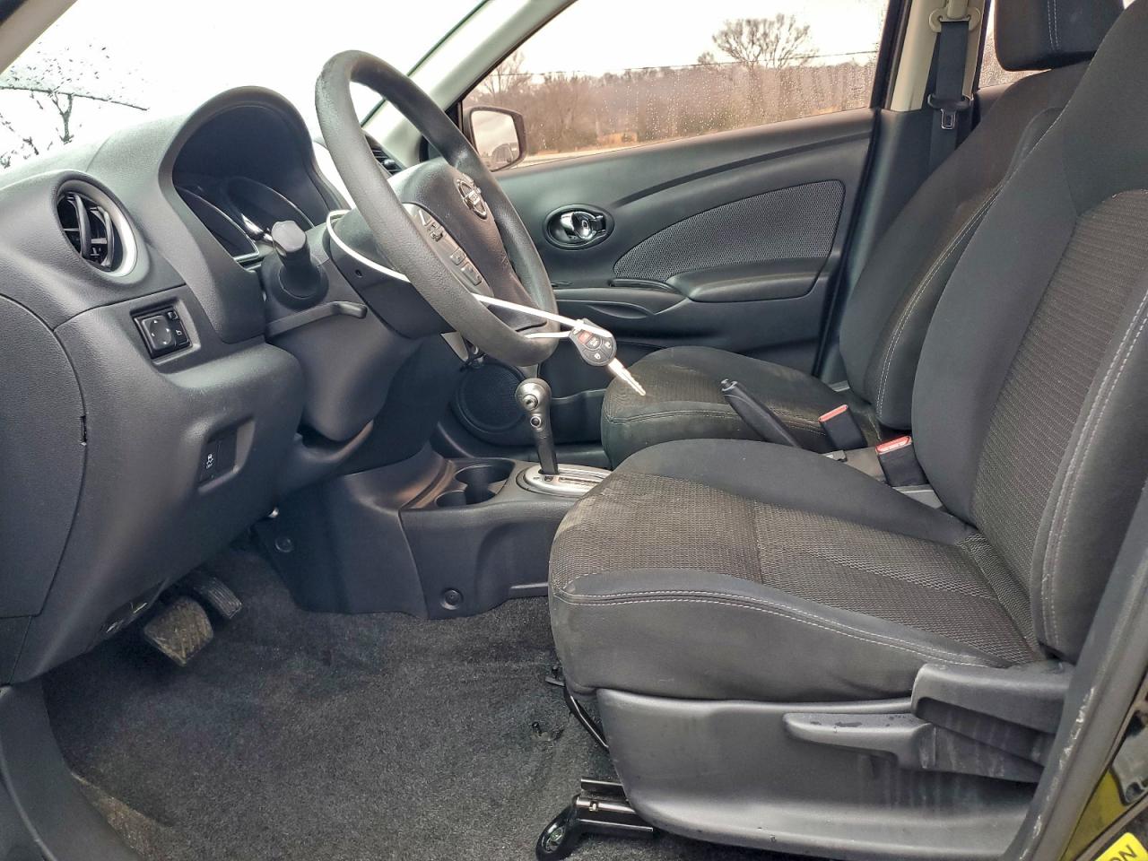 Nissan Versa S Image 9