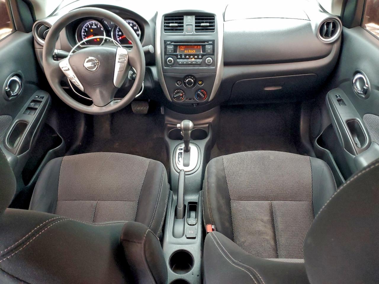 Nissan Versa S Image 5