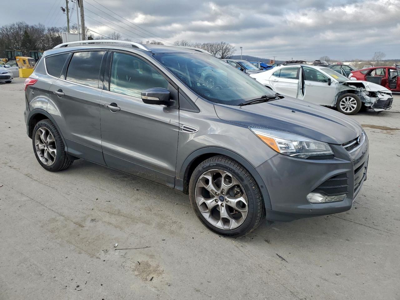 Ford Escape Titanium Image 2