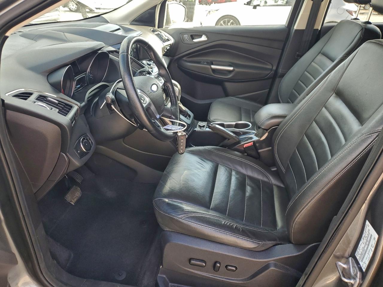 Ford Escape Titanium Image 7